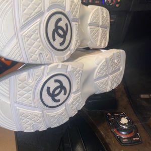 Chanel size 9